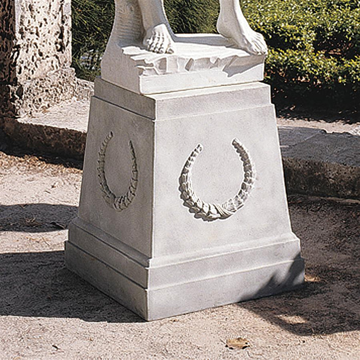 GRANDE LAUREL PLINTH