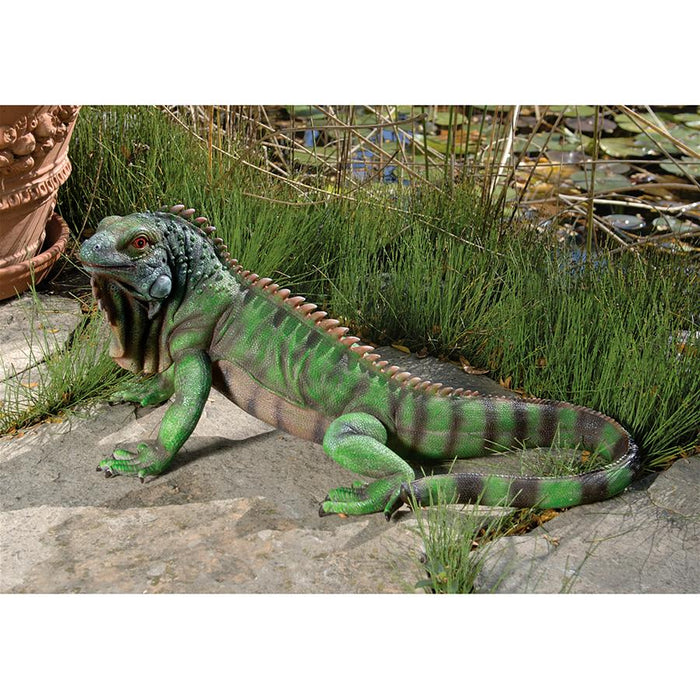 IGGY THE IGUANA STATUE