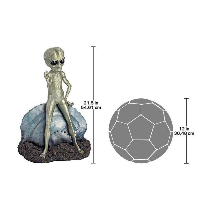 ROSWELL THE ALIEN WITH SPACECRAFT STATUE
