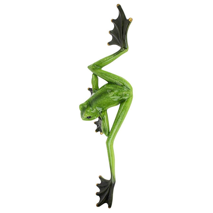 WALLACE THE FLYING FROG STATUE