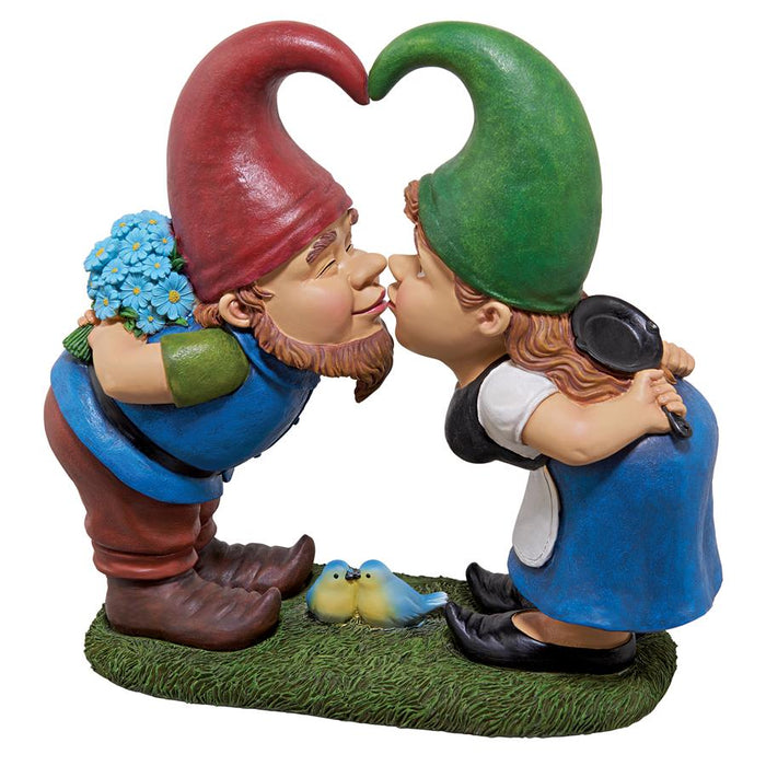 KISS AND TELL LOVER GNOMES STATUE